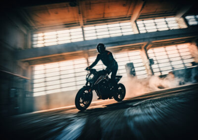 462433 MY23 KTM 790 DUKE Action EU Global