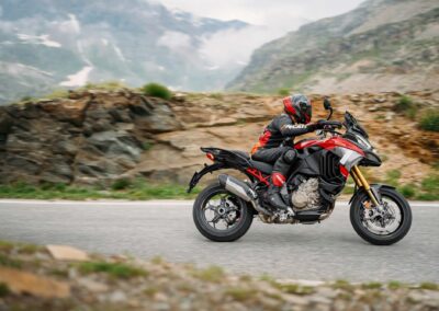 MY25 DUCATI MULTISTRADA V4 PIKES PEAK DYN ONLOCATION 11 UC692771 High 5