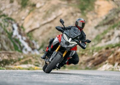 MY25 DUCATI MULTISTRADA V4 PIKES PEAK DYN ONLOCATION 28 UC692789 High 8