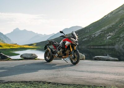 MY25 DUCATI MULTISTRADA V4 PIKES PEAK DYN ONLOCATION 36 UC692798 High 10