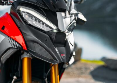 MY25 DUCATI MULTISTRADA V4 PIKES PEAK DYN ONLOCATION 40 UC692802 High 11