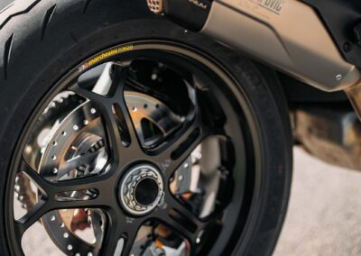 MY25 DUCATI MULTISTRADA V4 PIKES PEAK DYN ONLOCATION 46 UC692808 High 14