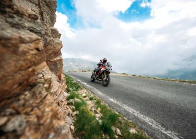 MY25 DUCATI MULTISTRADA V4 PIKES PEAK DYN ONLOCATION 9 UC692768 High 3