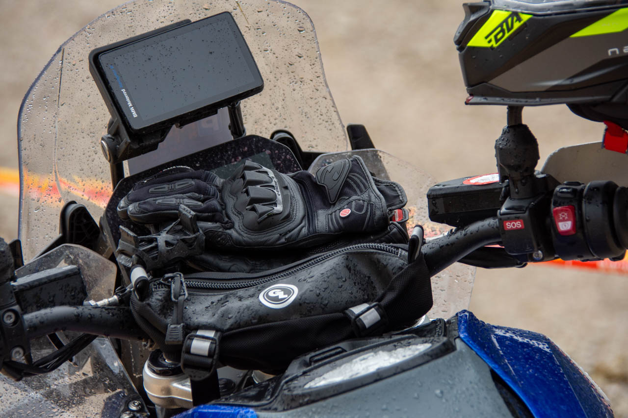 BMW GS Rallye Carbon Helmet, BMW ConnectedRide COM P1 GS