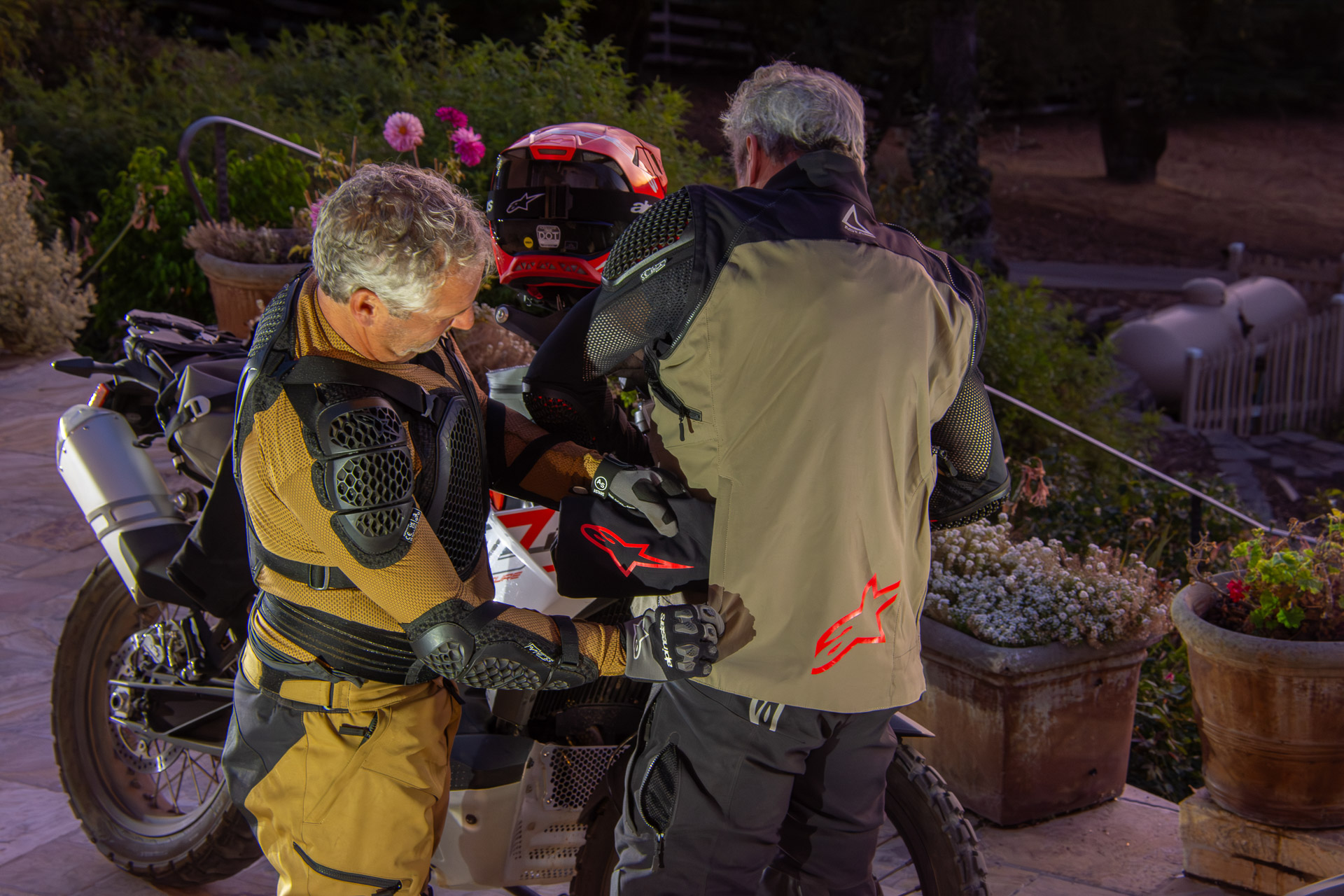 A technical, adaptable Alpinestars Techdura jacket-and-pant system built for serious enduro and off-road work.