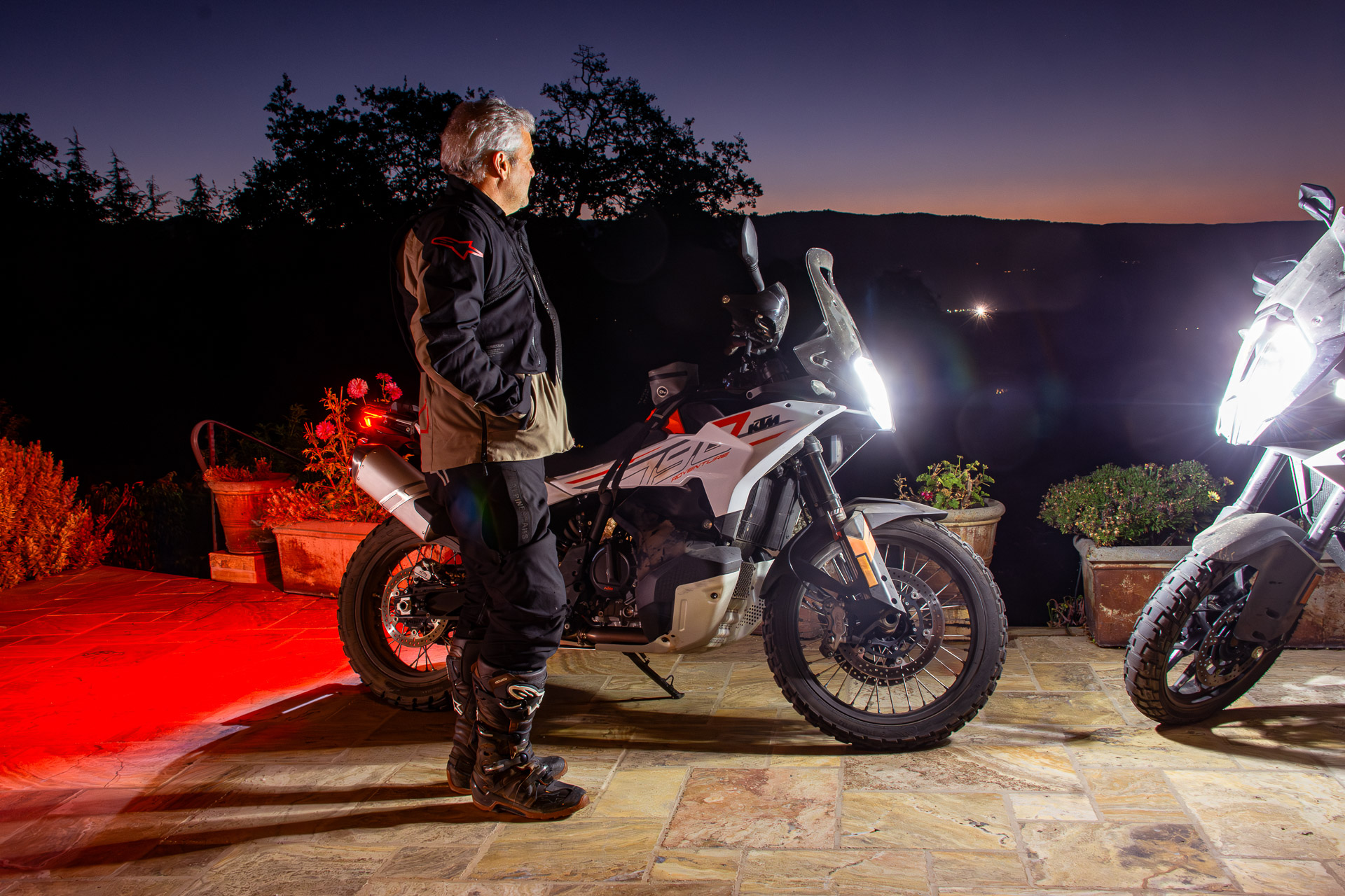 A technical, adaptable Alpinestars Techdura jacket-and-pant system built for serious enduro and off-road work.