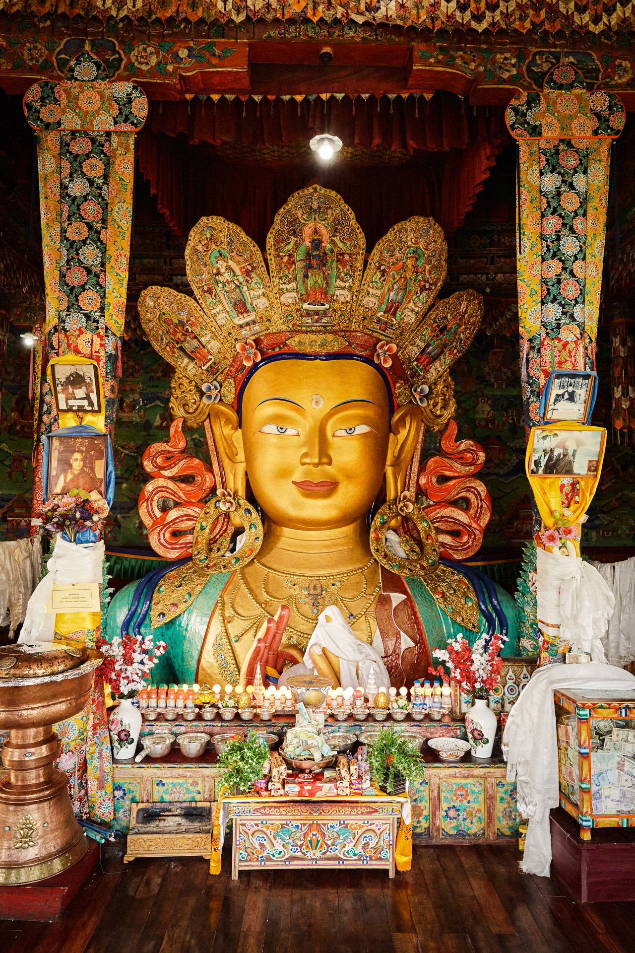 Rising to the Summits.<br />
Motorcycling Through the Sacred Heights of Ladakh<br />
