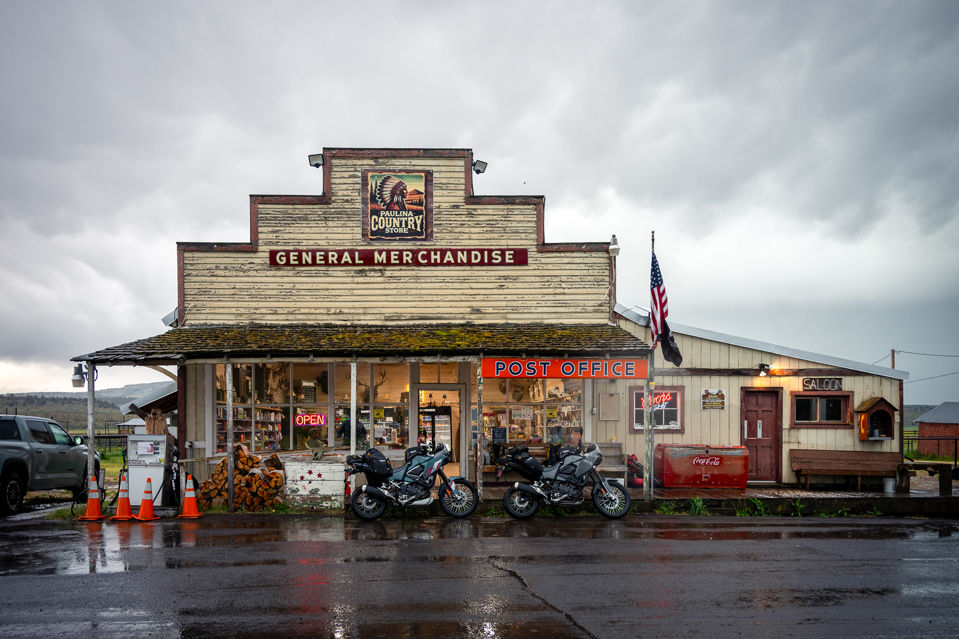 Oregon Giant loop, big trail motorcycle travel