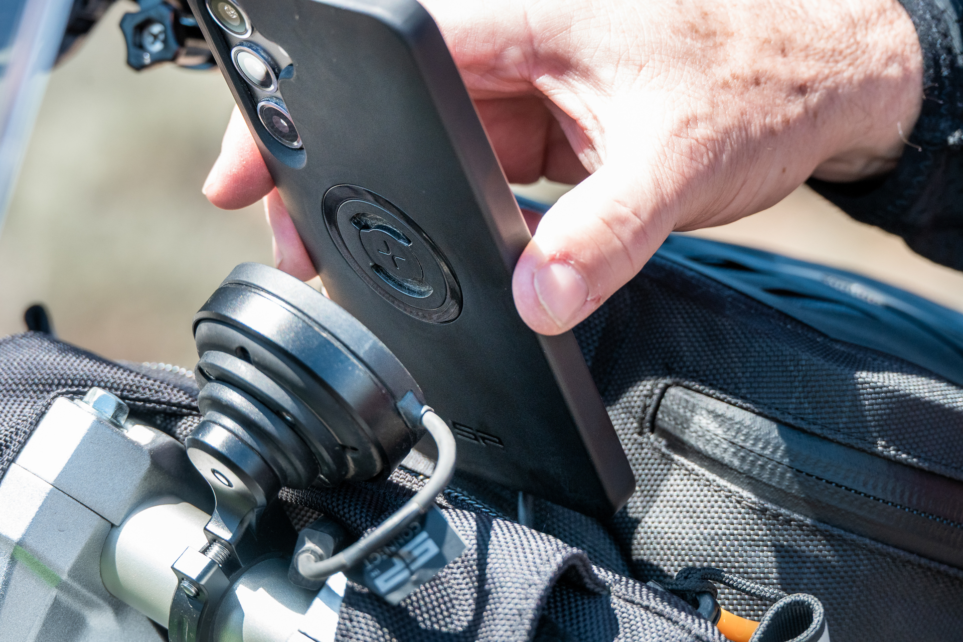 SP Connect Moto Mount Pro and Charging Anti Vibration Module