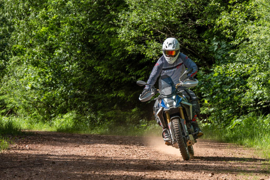 Kawasaki KLE 500 Big trails motorcycle review